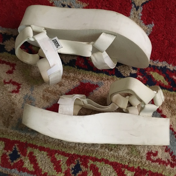 TEVA White Wedge Flatform Universal White Sandals 7 M - Picture 2 of 7